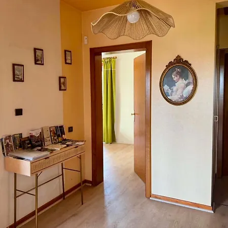 Apartman C'etait Un Soir A *